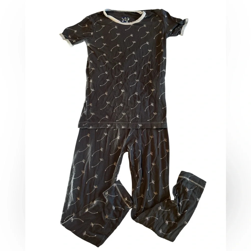 Kickee Pants Charcoal Pajama Set with Leaf Pattern